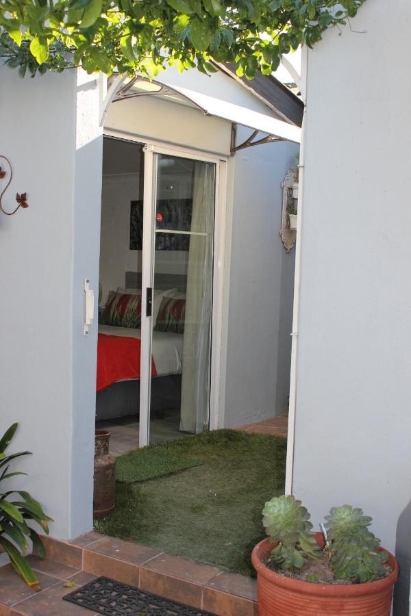 25 On Fitzpatrick Apartamento Parow Exterior foto